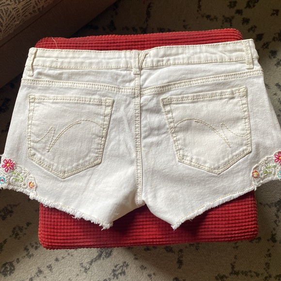 🌸🌸RUE 21 shorts 🌸🌸 - Picture 3 of 8